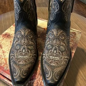 Old Gringo Dulce Calavera Short 7” Size 8.5